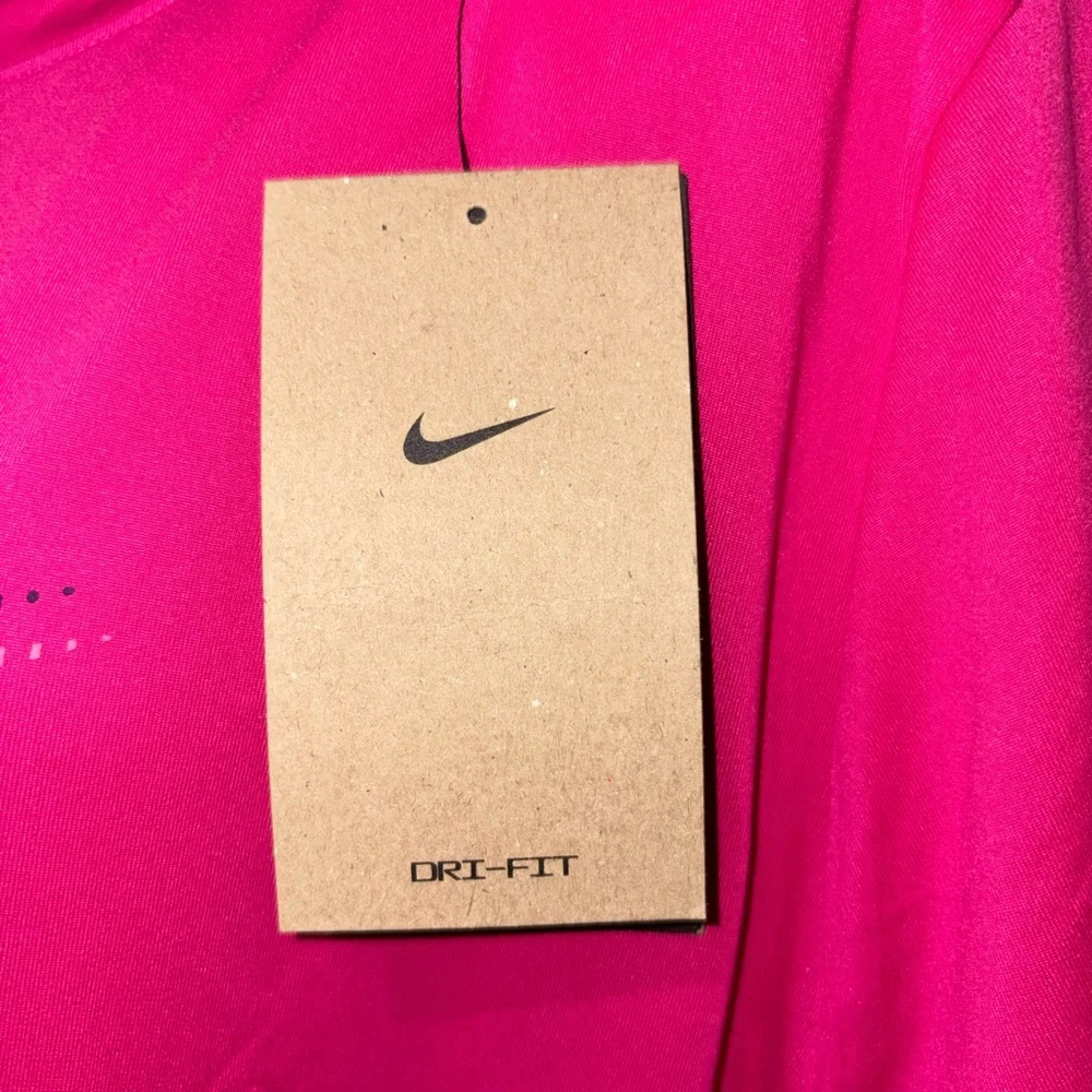 Nike DRI-FIT Shirt ⭐️NWT⭐️ - Picture 7 of 8